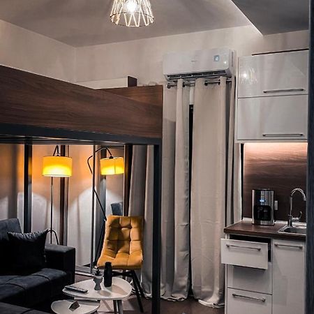 Modern Tiny House In فولوس المظهر الخارجي الصورة