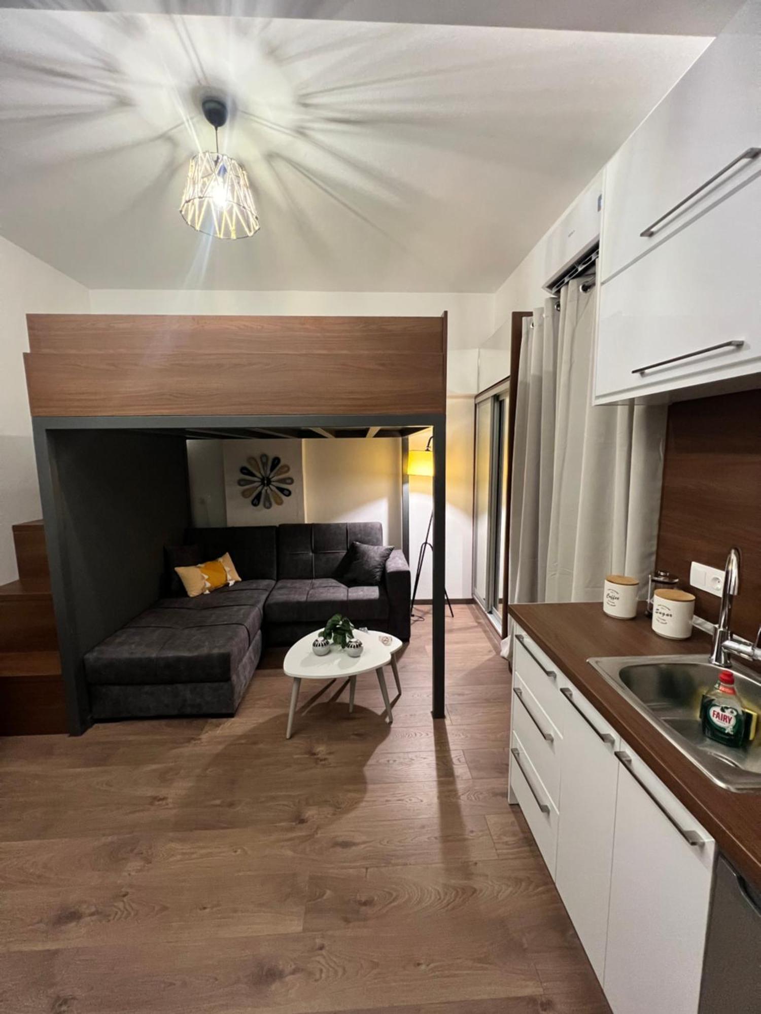 Modern Tiny House In فولوس المظهر الخارجي الصورة